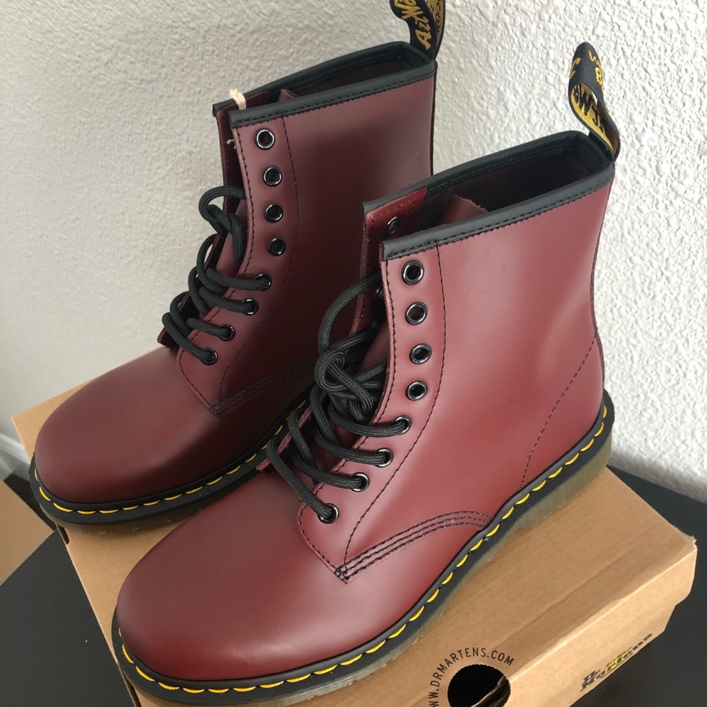 Dr. Martens Men’s 1460 Boots Size 9